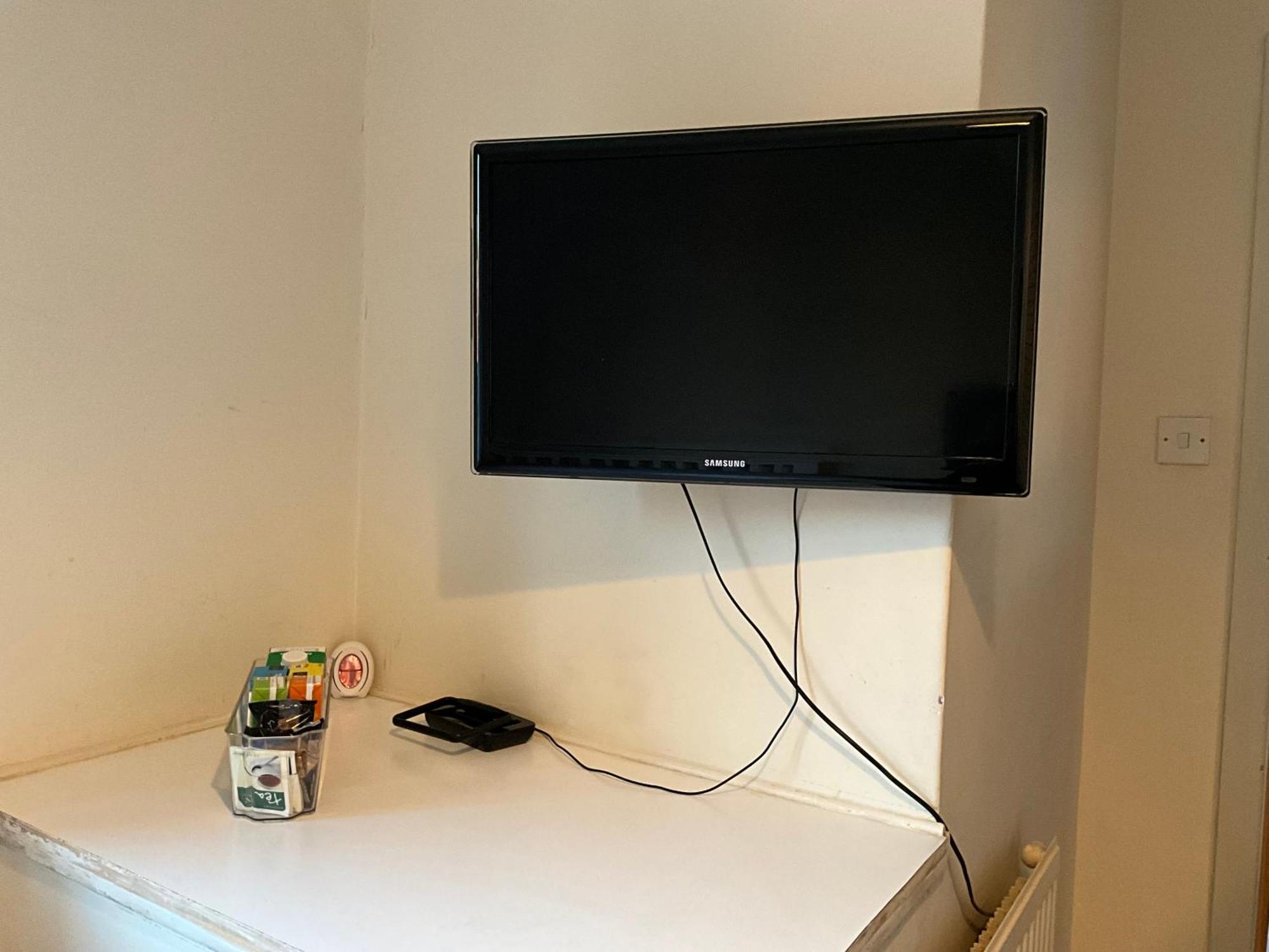 Comfy, Cosy Small Double With Wi-Fi Earley エクステリア 写真