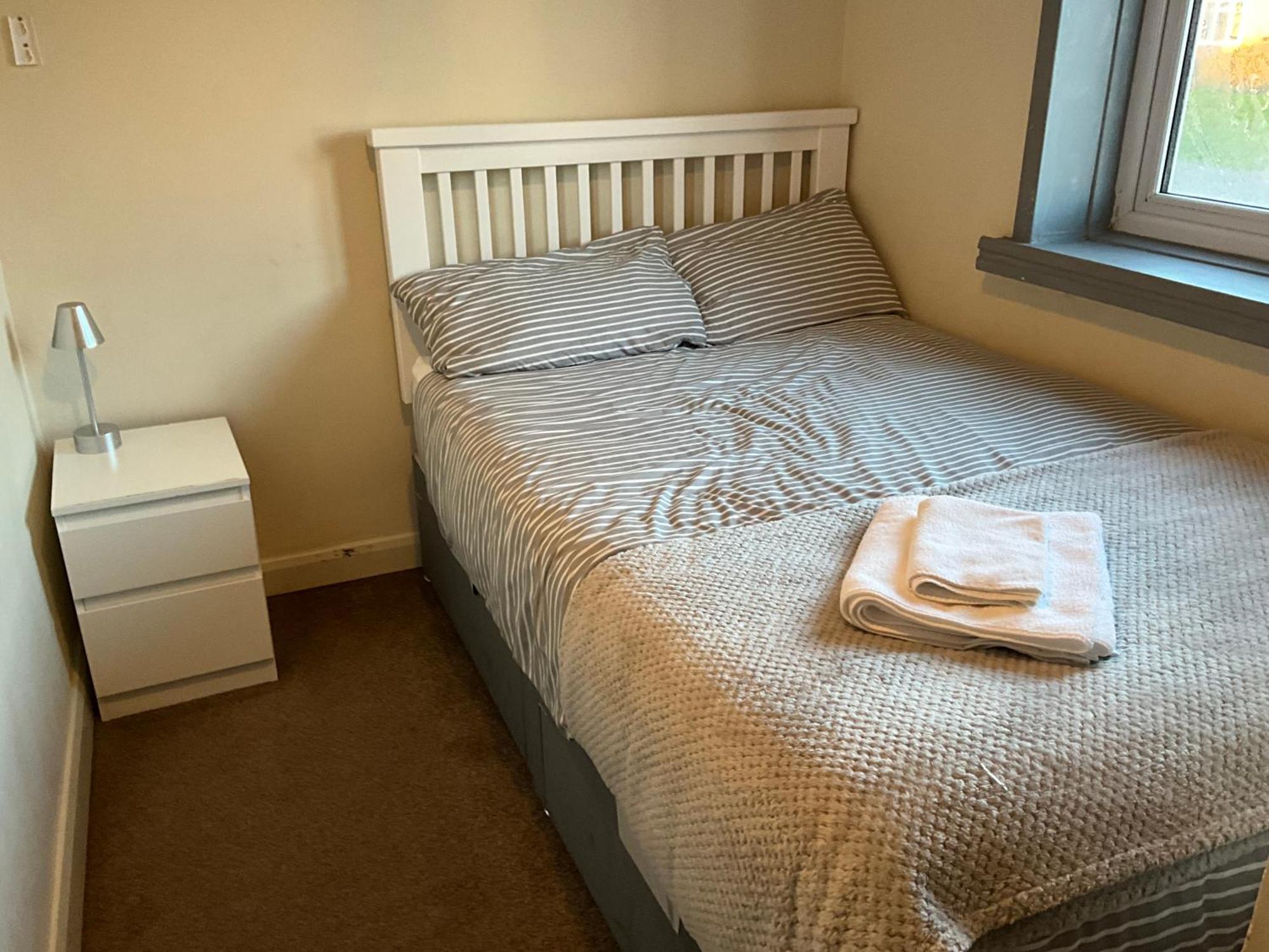 Comfy, Cosy Small Double With Wi-Fi Earley エクステリア 写真